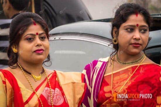 Bengali housewives in traditional saree at Indian festival